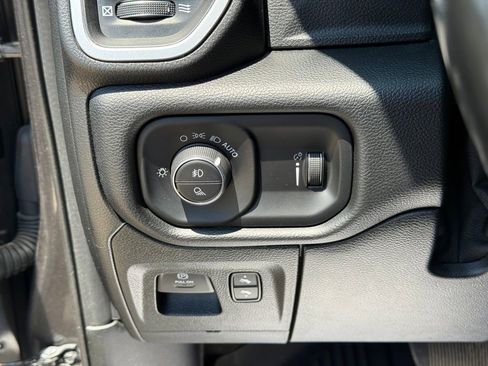Used 2020 RAM 1500 Big Horn AWD/4WD image 19