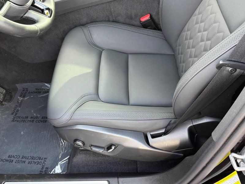 Used 2026 Volvo XC60 B5 Plus AWD/4WD image 18