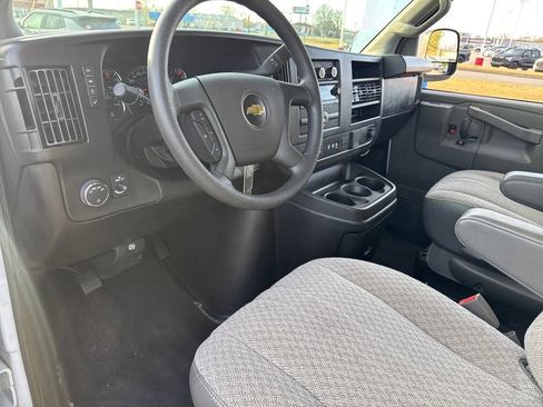 Used 2024 Chevrolet Express 3500 LT w/ LT Preferred Equipment Group RWD image 17