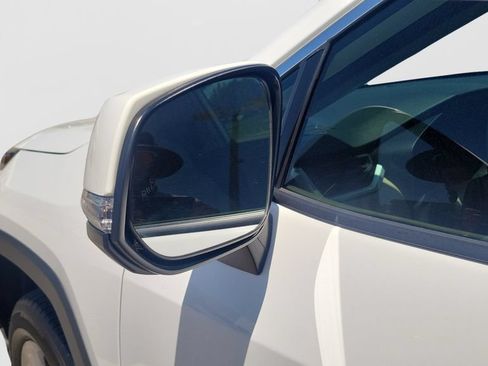 Used 2025 Toyota RAV4 XLE w/ Convenience Package FWD image 27