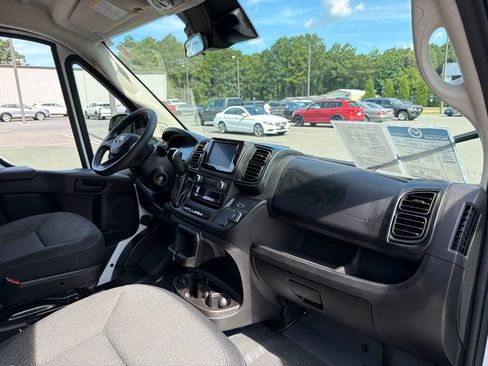 Used 2025 RAM ProMaster 2500 w/ U-Haul Equipment Group FWD image 11