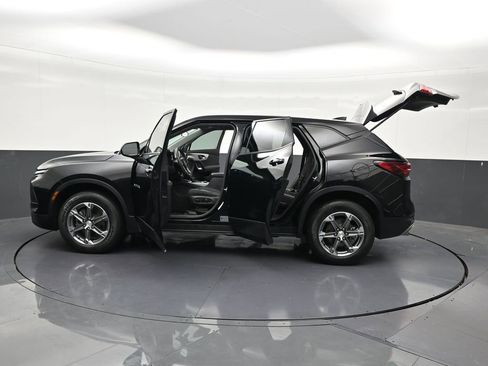 Used 2023 Chevrolet Blazer LT FWD image 34