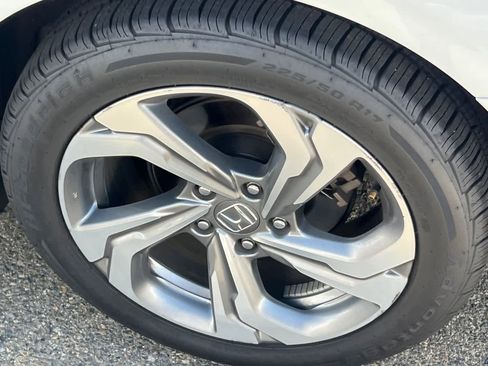 Used 2019 Honda Accord EX image 17