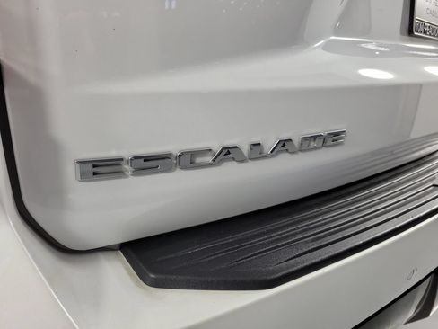 Used 2025 Cadillac Escalade Sport w/ Touring Package AWD/4WD image 5