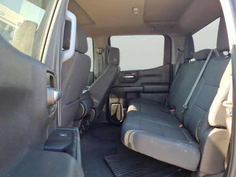Used 2022 Chevrolet Silverado 1500 Custom Trail Boss AWD/4WD image 11