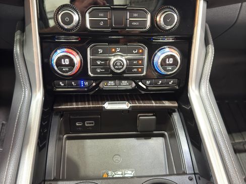 Used 2022 GMC Yukon Denali w/ Denali Ultimate Package AWD/4WD image 35
