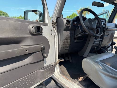 Used 2009 Jeep Wrangler X AWD/4WD image 37