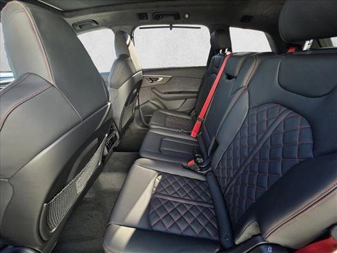 New 2026 Audi SQ7 Prestige image 16
