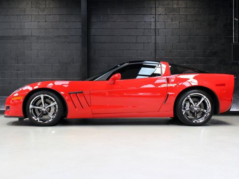 Used 2013 Chevrolet Corvette Grand Sport w/ 2LT Preferred Equipment Group image 3