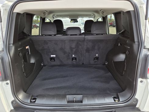 Used 2023 Jeep Renegade Latitude image 24