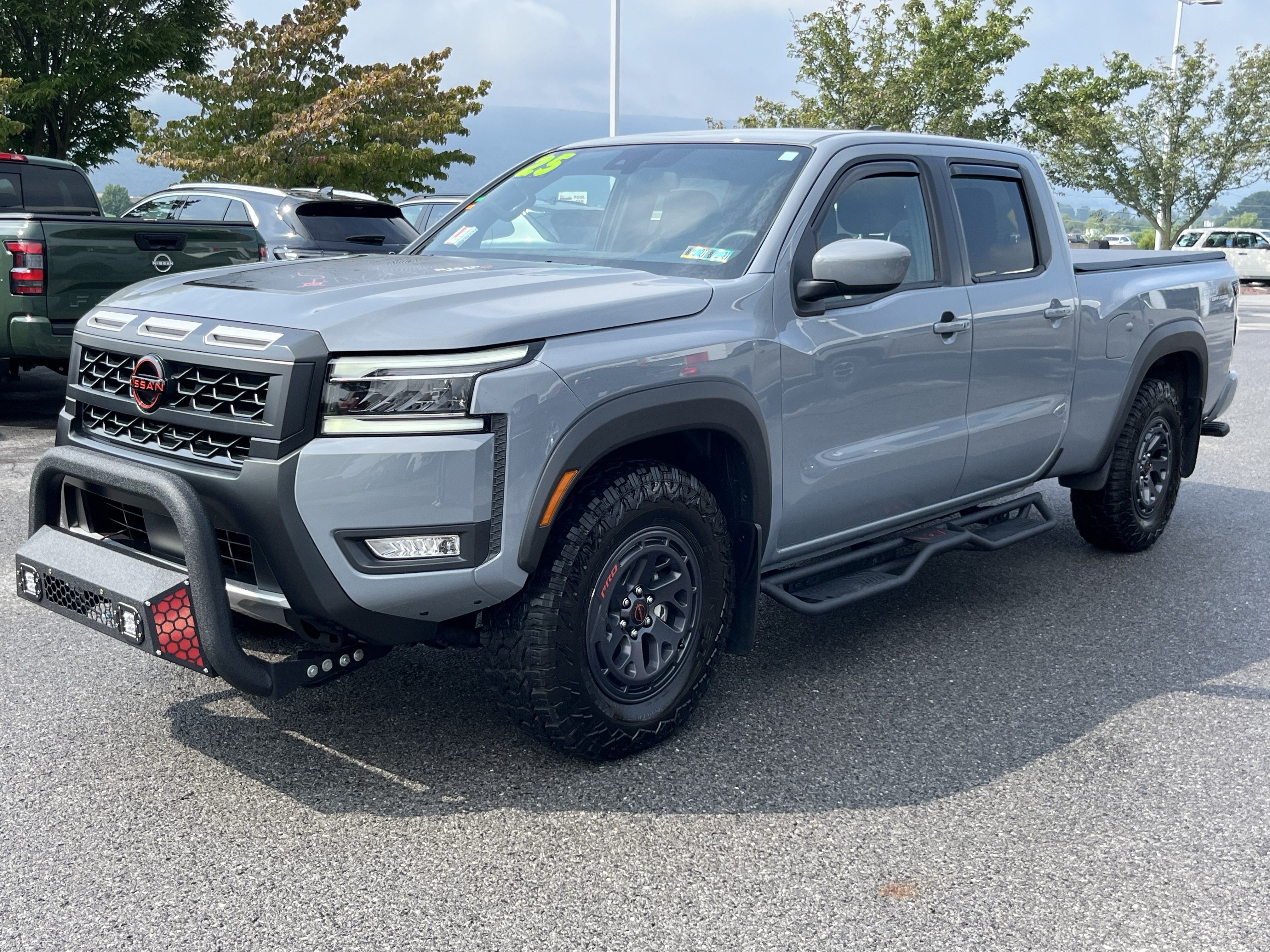 Used 2025 Nissan Frontier PRO-4X AWD/4WD image 10