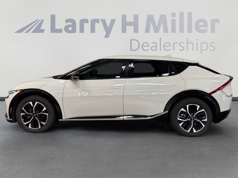 Used 2022 Kia EV6 Wind image 2
