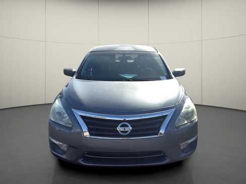 Used 2015 Nissan Altima 2.5 S w/ Power Driver Seat Package FWD image 2