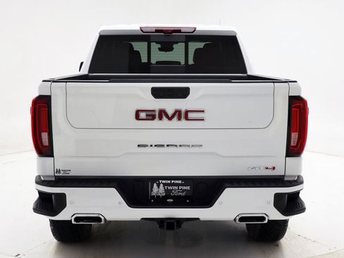 Used 2025 GMC Sierra 1500 AT4 w/ Technology Package AWD/4WD image 9