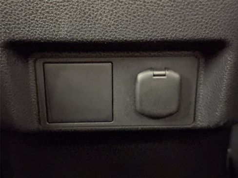 Certified 2025 Toyota Tacoma SR5 image 33