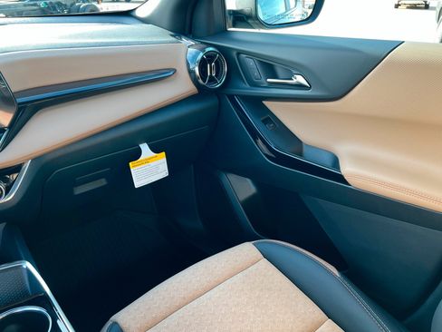 New 2026 Chevrolet Equinox ACTIV w/ Convenience Package III image 11