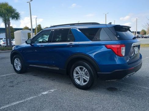 Used 2023 Ford Explorer XLT w/ Equipment Group 202A image 6