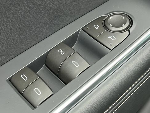 New 2026 GMC Acadia Elevation AWD/4WD image 16