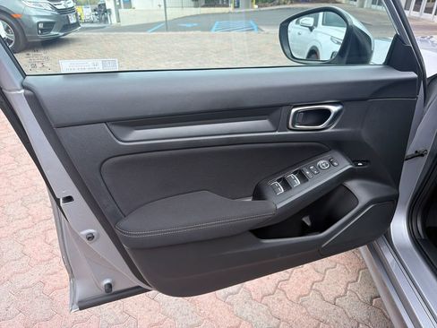 Used 2022 Honda Civic LX image 8