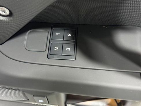 New 2026 Land Rover Defender 110 X-Dynamic SE AWD/4WD image 22