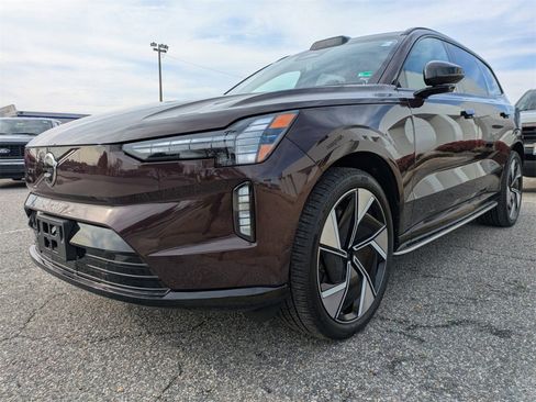 New 2025 Volvo EX90 Ultra image 8