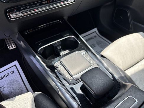 Used 2021 Mercedes-Benz GLB 250 image 23