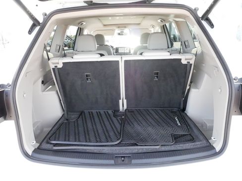 Certified 2025 Volkswagen Atlas SEL Premium R-Line AWD/4WD image 18