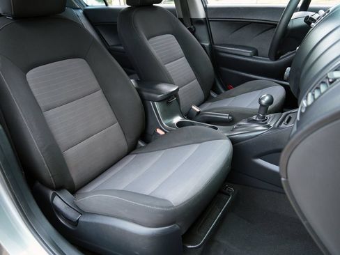 Used 2016 Kia Forte LX FWD image 8