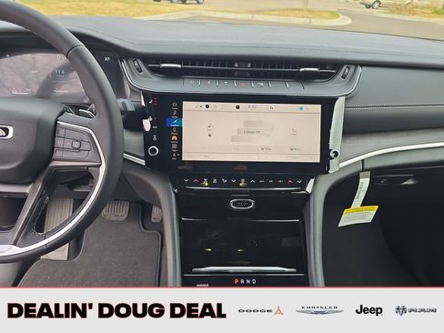 New 2026 Jeep Grand Cherokee Limited w/ Limited Altitude Package AWD/4WD image 17