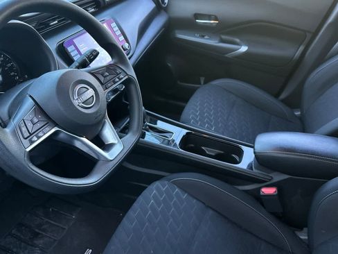 Used 2024 Nissan Kicks SV image 12