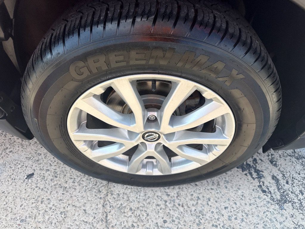 Used 2020 Nissan Rogue SV AWD/4WD image 9