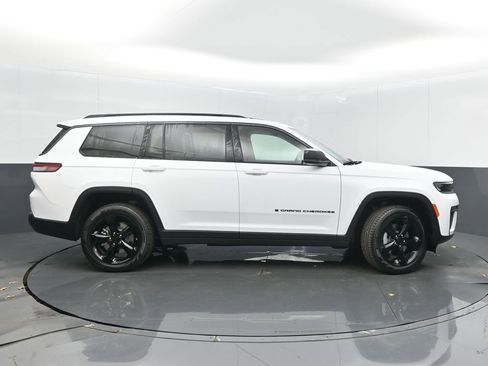 New 2026 Jeep Grand Cherokee L Limited w/ Limited Altitude Package AWD/4WD image 8