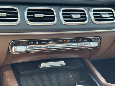 Certified 2024 Mercedes-Benz GLS 450 4MATIC image 34