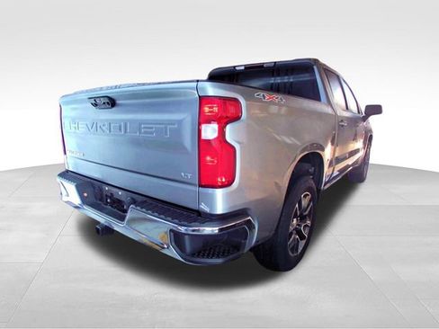 Used 2023 Chevrolet Silverado 1500 LT AWD/4WD image 2