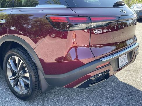 Used 2023 INFINITI QX60 Luxe w/ Vision Package FWD image 12