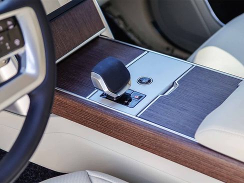 New 2026 Land Rover Range Rover SE image 20