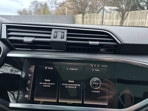 Certified 2025 Audi Q3 2.0T Premium w/ Convenience Package image 14