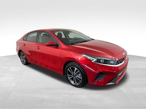Used 2023 Kia Forte LXS FWD image 8