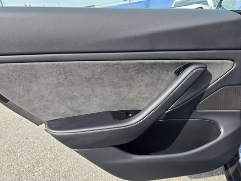 Used 2018 Tesla Model 3 Long Range RWD image 16