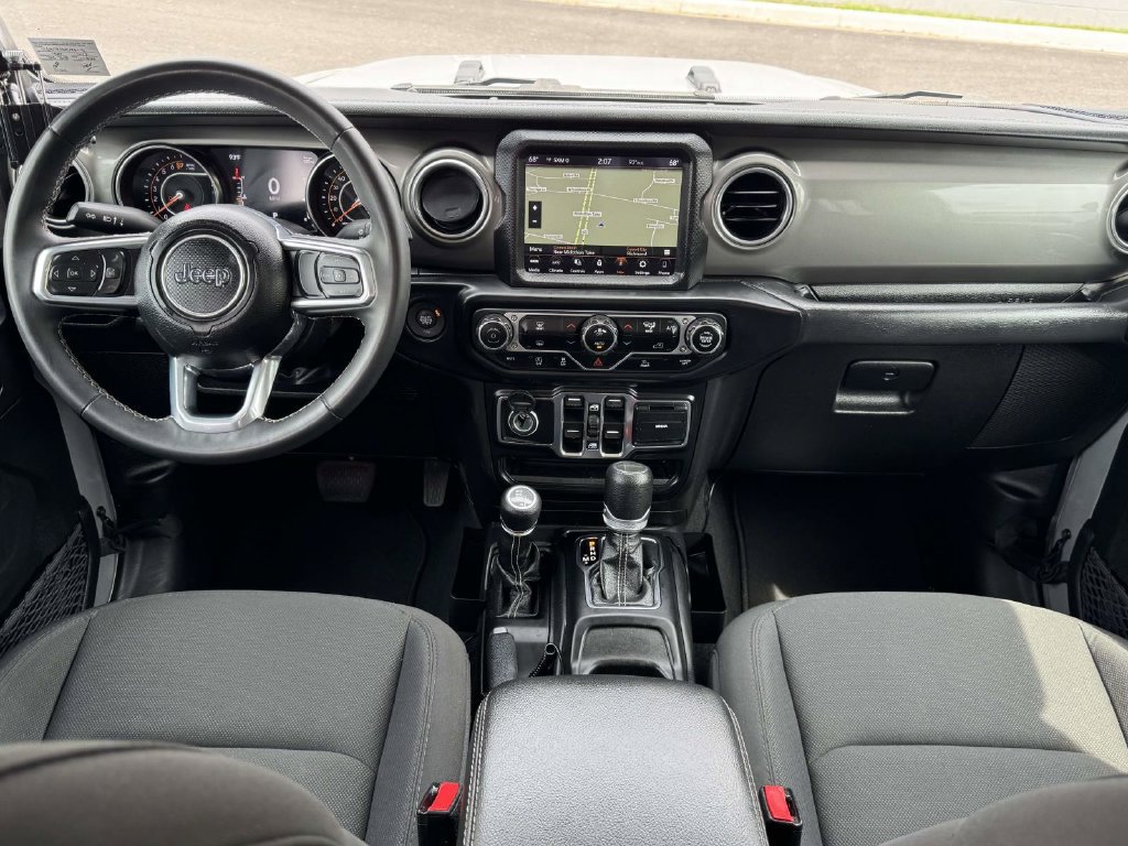 Used 2023 Jeep Gladiator Overland AWD/4WD image 2