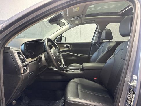 Used 2022 Kia Sorento S w/ Panoramic Sunroof Package AWD/4WD image 9