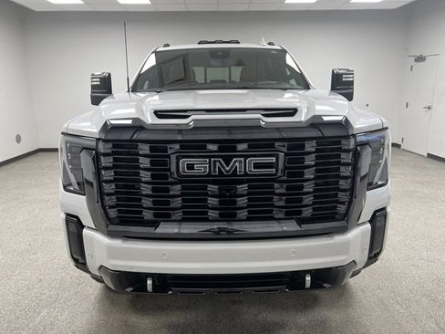 Used 2024 GMC Sierra 3500 Denali Ultimate image 3