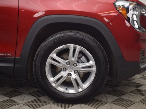 Used 2024 GMC Terrain SLE w/ Driver Convenience Package FWD image 27