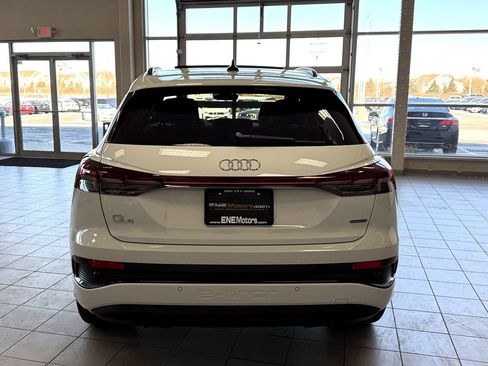 Used 2024 Audi Q4 e-tron Premium Plus w/ Premium Plus image 4