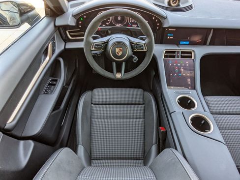 New 2025 Porsche Taycan 4S image 15