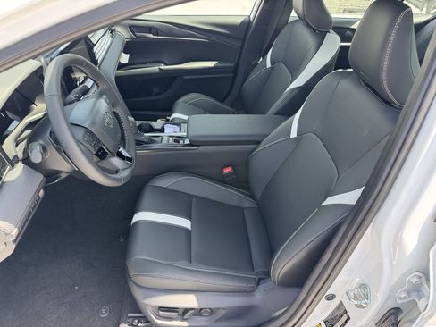New 2026 Toyota Camry SE FWD image 2