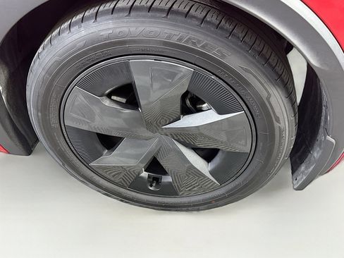 Used 2024 Toyota Prius LE image 11