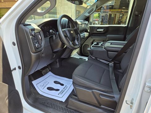 Used 2024 Chevrolet Silverado 2500 W/T w/ WT Convenience Package AWD/4WD image 9