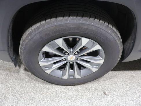Used 2025 Chevrolet Equinox LT AWD/4WD image 9