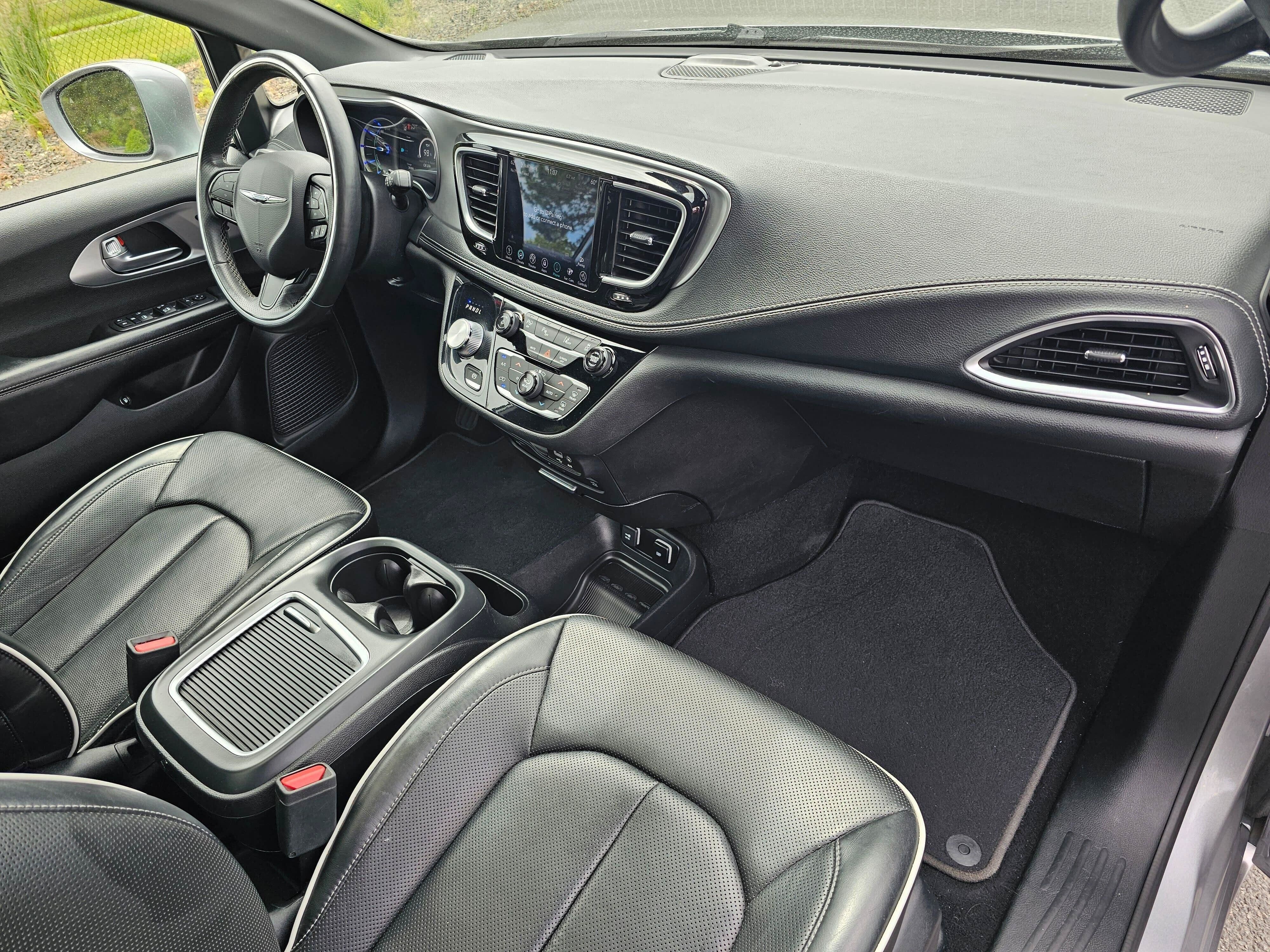 Used 2019 Chrysler Pacifica Limited w/ Advanced Safetytec Group FWD image 10